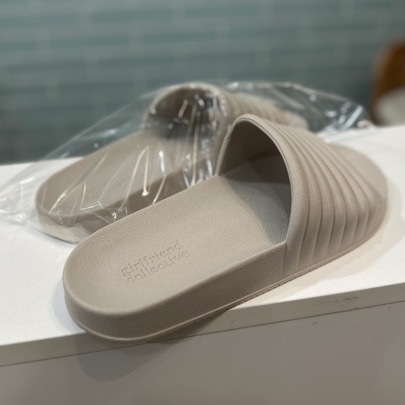 Girlfriend Collective Reslide Recycled Slides, Like New, 10 - Picture 3 of 4